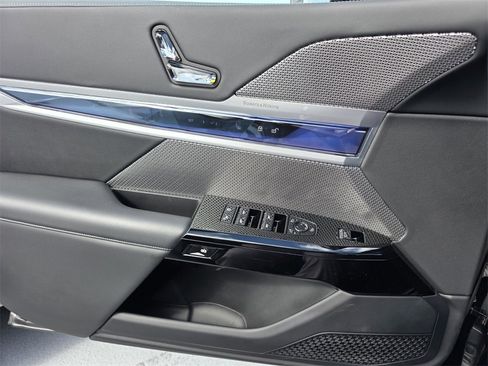Certified 2023 BMW 740i image 26
