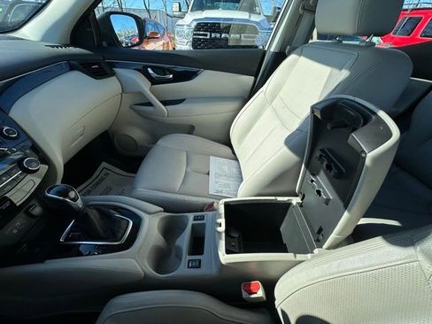 Used 2019 Nissan Rogue Sport SL w/ Premium Package image 27