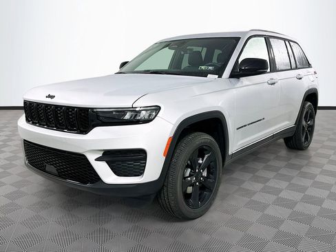 New 2025 Jeep Grand Cherokee Altitude AWD/4WD image 22