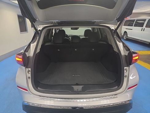 Used 2021 Nissan Murano SL w/ SL Moonroof Package AWD/4WD image 11