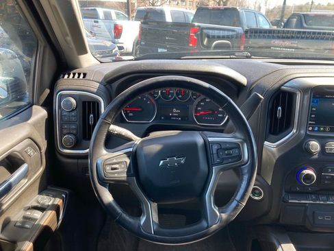 Used 2022 Chevrolet Silverado 1500 LT Trail Boss w/ Bed Protection Package AWD/4WD image 6