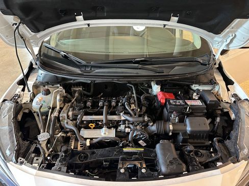 Used 2025 Nissan Versa SV image 31