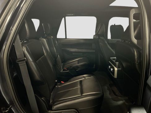 Used 2021 Ford Expedition XLT image 31