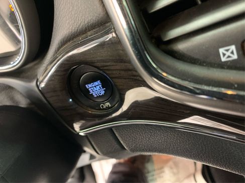 Used 2018 Jeep Grand Cherokee Overland image 30