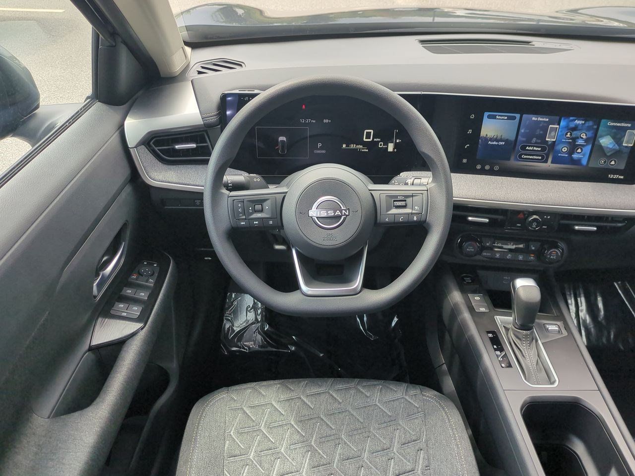 New 2026 Nissan Kicks SV w/ SV Premium Package FWD image 30