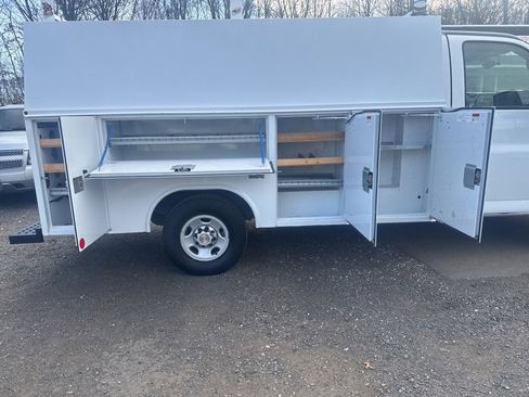 Used 2014 Chevrolet Express 3500 image 37