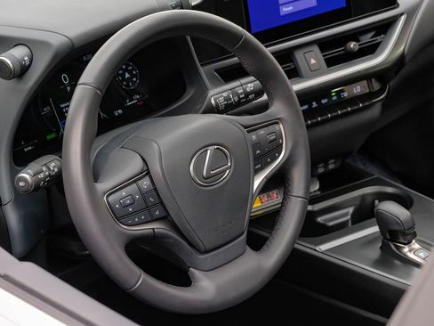 Used 2025 Lexus UX 300h FWD image 14