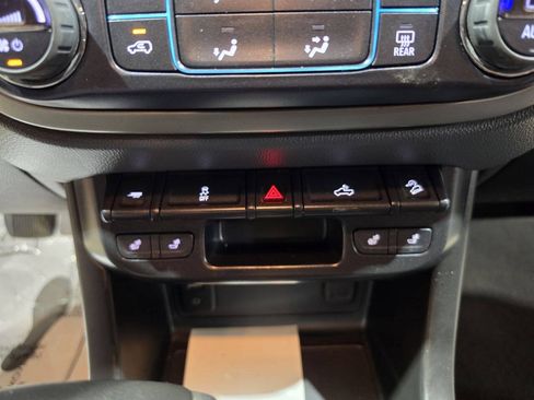 Used 2017 Chevrolet Colorado Z71 AWD/4WD image 34