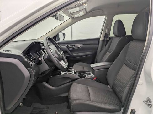 Used 2018 Nissan Rogue SV image 17