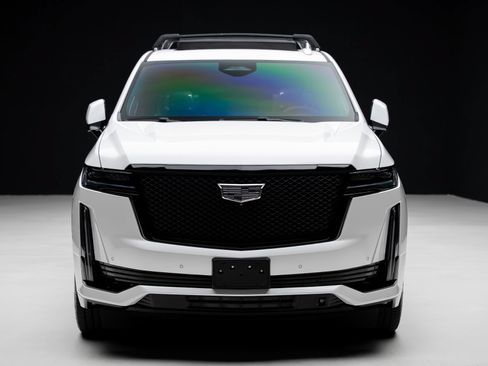 Used 2023 Cadillac Escalade Sport Platinum w/ LPO, ONYX Package AWD/4WD image 7