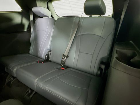 Used 2024 Buick Enclave Premium image 29