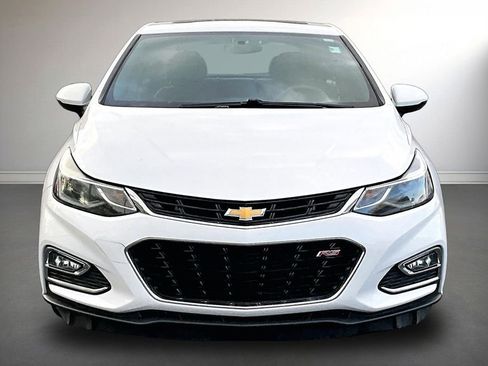 Used 2017 Chevrolet Cruze LT FWD image 2