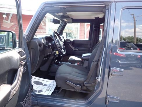 Used 2017 Jeep Wrangler Unlimited Sport w/ Power Convenience Group AWD/4WD image 7