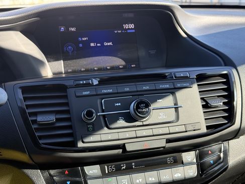 Used 2017 Honda Accord Sport image 27