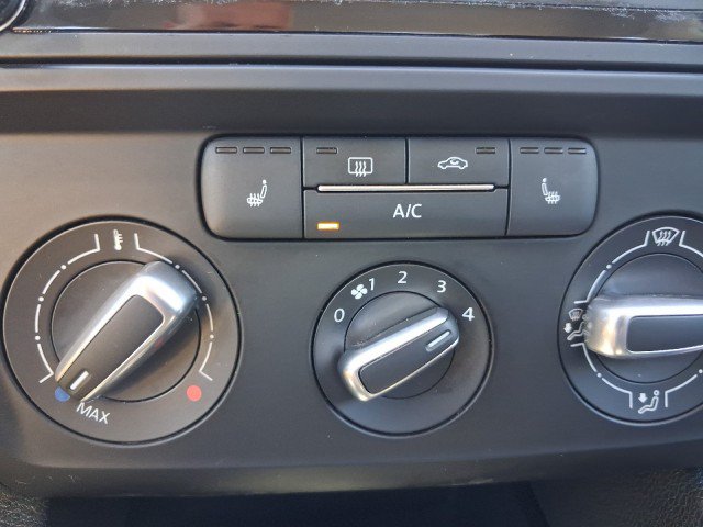 Used 2017 Volkswagen Jetta SE FWD image 25