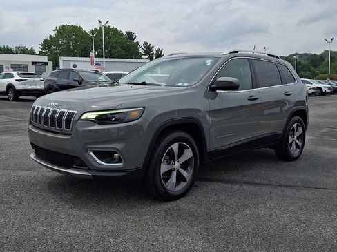 Certified 2019 Jeep Cherokee Limited w/ Trailer Tow Group AWD/4WD image 3