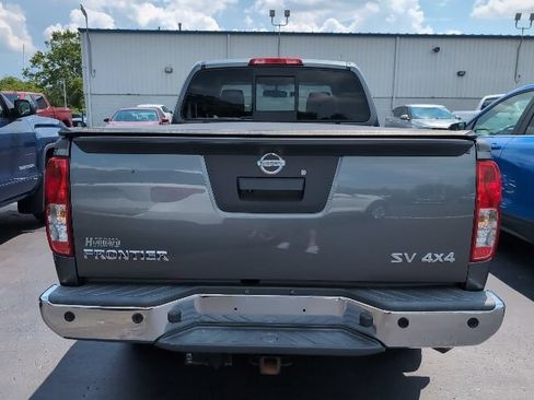 Used 2016 Nissan Frontier SV w/ SV Value Truck Package AWD/4WD image 2