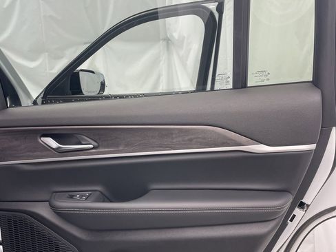 New 2025 Jeep Grand Cherokee L Limited w/ Black Appearance Package image 27