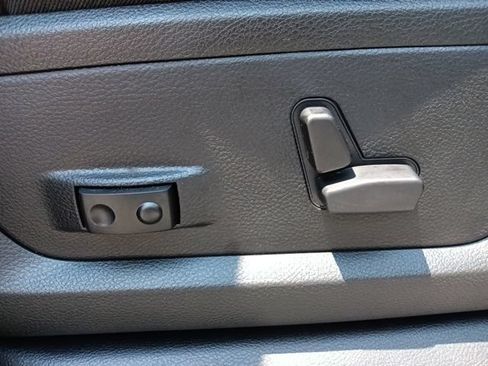 Used 2026 RAM 2500 Laramie AWD/4WD image 33
