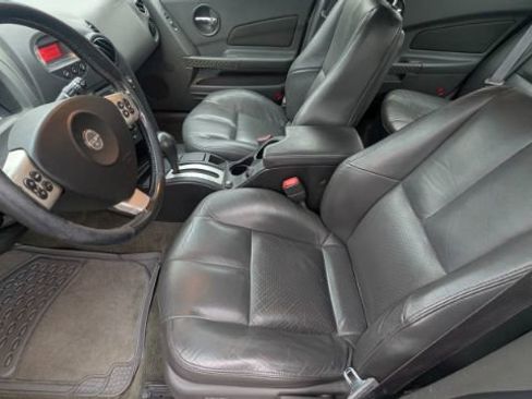 Used 2004 Pontiac Grand Prix GT2 w/ Leather Trim Pkg image 16