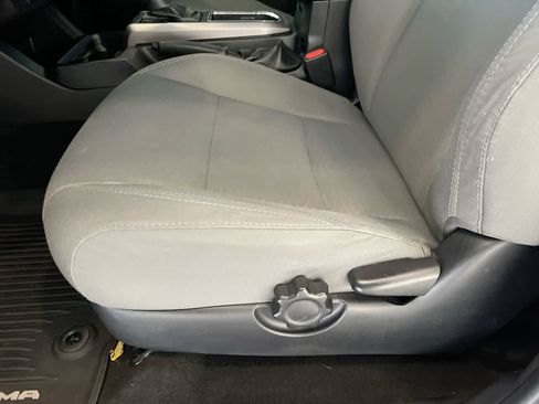 Used 2018 Toyota Tacoma SR5 image 12