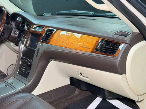 Used 2012 Cadillac Escalade Platinum image 51