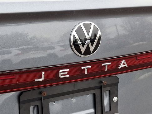 Used 2025 Volkswagen Jetta Sport image 30