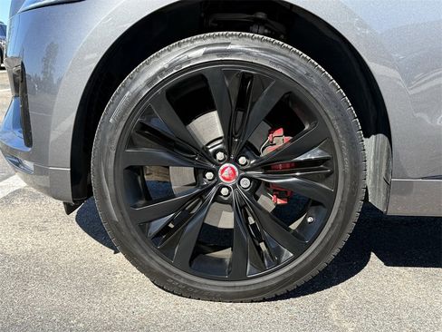 Used 2018 Jaguar F-PACE S image 9