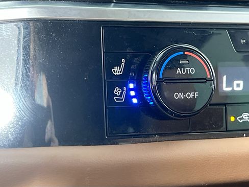 Used 2024 Nissan Pathfinder Platinum w/ Cargo Package AWD/4WD image 20