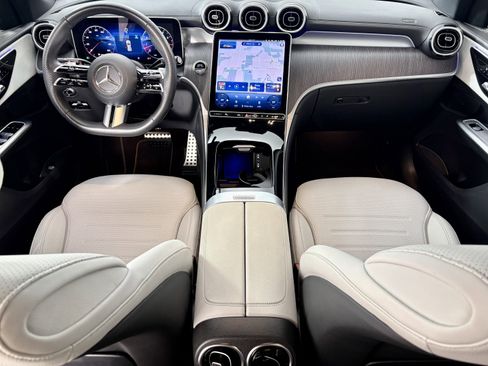 Used 2025 Mercedes-Benz GLC 300 GLC 300 image 20