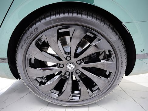 Certified 2022 Bentley Flying Spur V8 AWD/4WD image 46