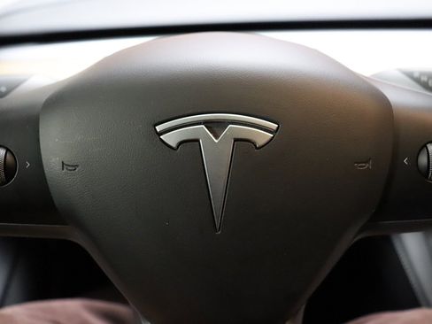 Used 2023 Tesla Model 3 Standard Range RWD image 47