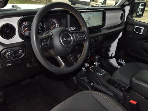 Used 2024 Jeep Gladiator Sport AWD/4WD image 33