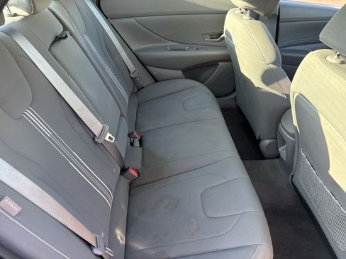 Used 2025 Hyundai Elantra SEL FWD image 13