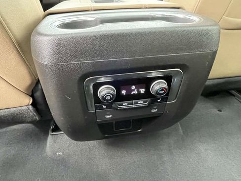 Used 2023 Chevrolet Tahoe Premier AWD/4WD image 15