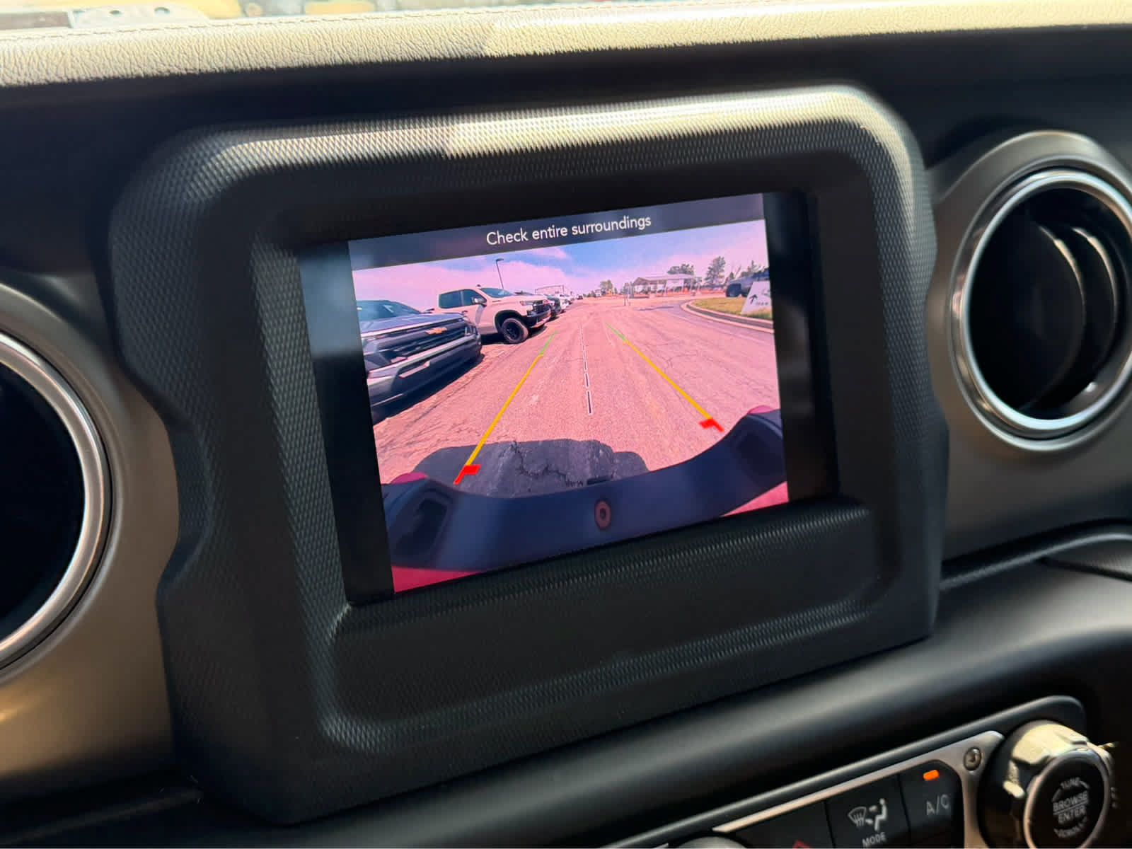 Used 2020 Jeep Gladiator Rubicon w/ LED Lighting Group AWD/4WD image 31