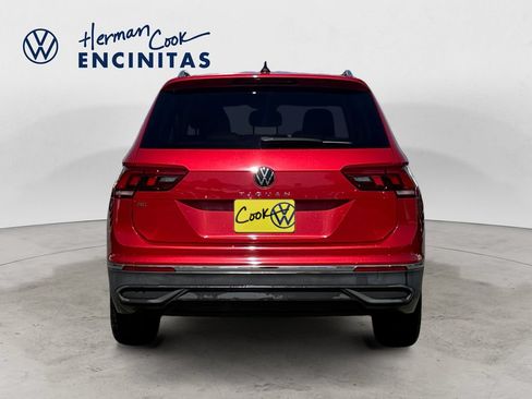 Certified 2022 Volkswagen Tiguan SE FWD image 4