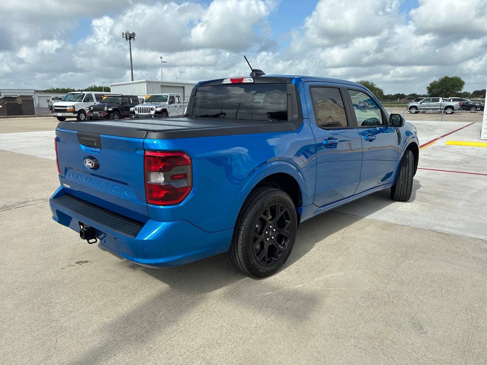 Used 2025 Ford Maverick Lobo AWD/4WD image 7