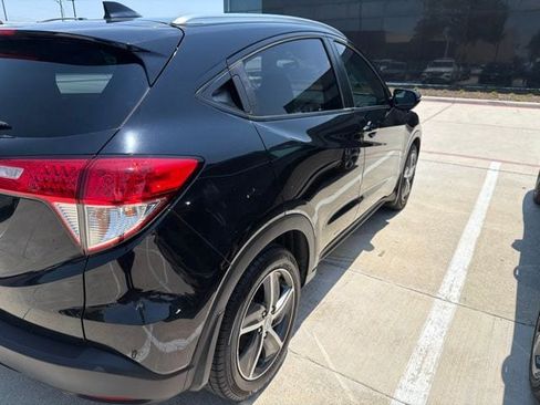 Used 2022 Honda HR-V EX image 3