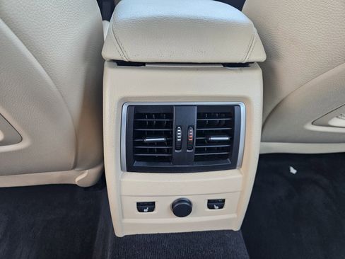 Used 2018 BMW 330i xDrive Sedan w/ Premium Package image 19