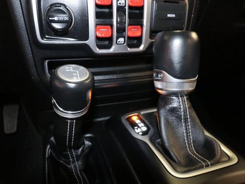 Used 2018 Jeep Wrangler Unlimited Sahara w/ Cold Weather Group image 23