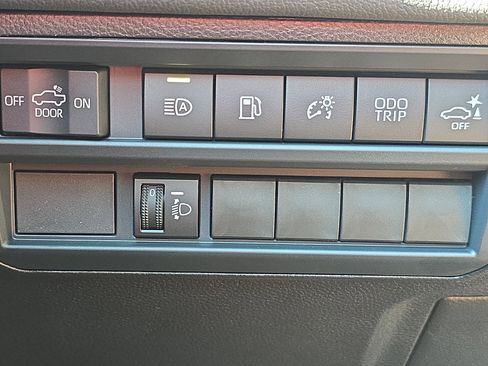 New 2026 Toyota Tundra Limited AWD/4WD image 24