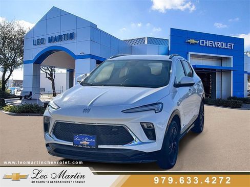 Used 2025 Buick Encore GX Sport Touring w/ Comfort Package image 1