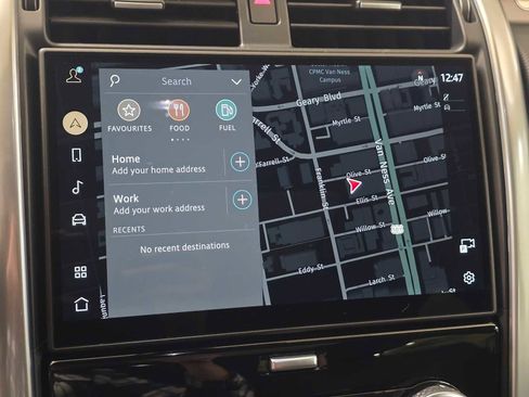 Used 2025 Land Rover Discovery Dynamic SE image 32