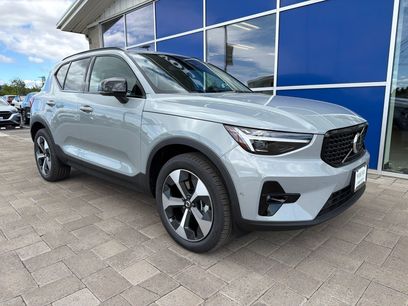 New 2026 Volvo XC40 B5 Plus w/ Protection Package Premier