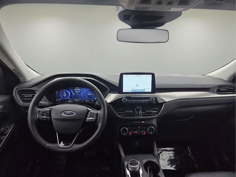 Used 2022 Ford Escape Titanium w/ Class II Trailer Tow Package image 2