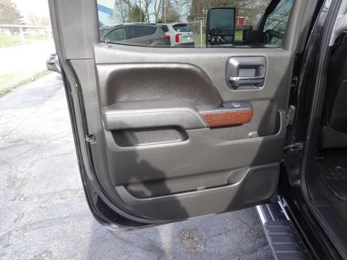 Used 2014 GMC Sierra 1500 SLT w/ SLT Crew Cab Value Package image 23