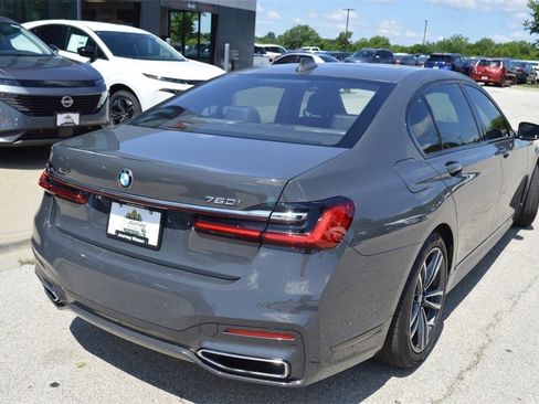 Used 2021 BMW 750i xDrive w/ M Sport Package image 10