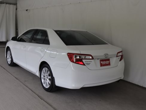 Used 2012 Toyota Camry XLE w/ Convenience Pkg FWD image 25