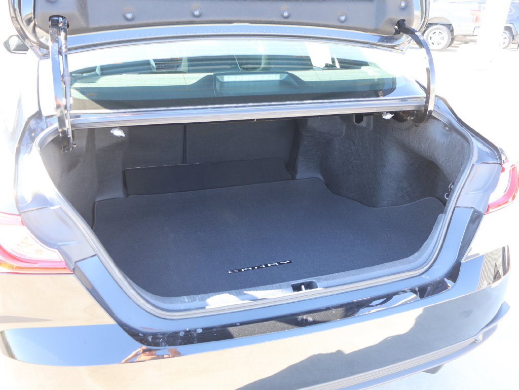 Used 2026 Toyota Camry SE FWD image 14